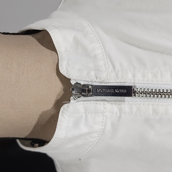 Michael Kors White Zippered Jacket. 10 - Picture 4 of 16